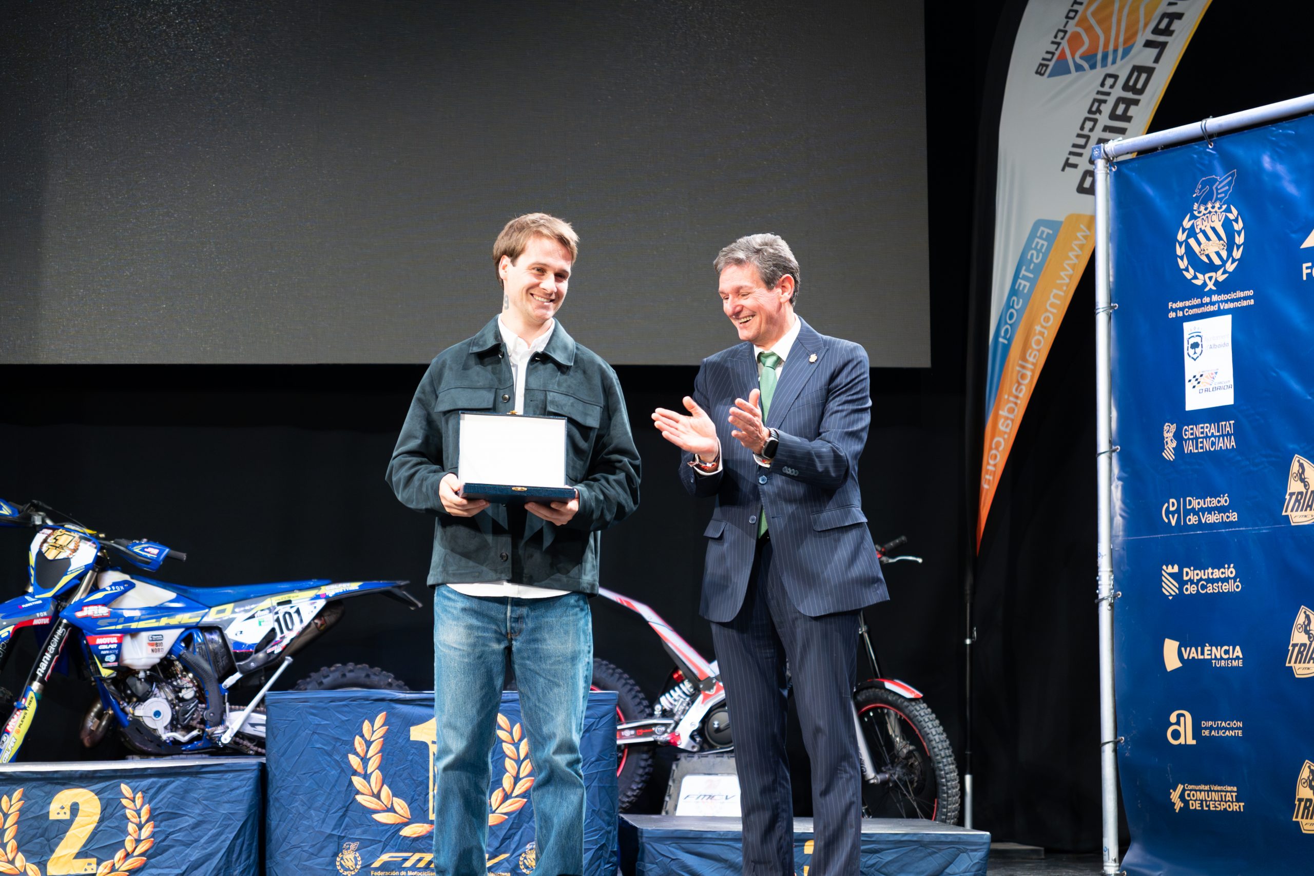 Álbum completo Gala de Campeones 2025